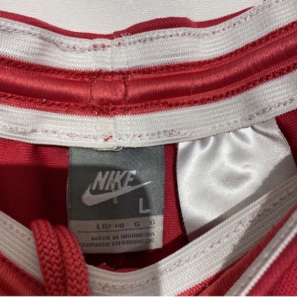 Women’s Y2K Vintage Nike Basketball Style Shorts, Size L - Picture 6 of 7